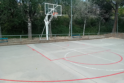 Nova instal·lació de bàsquet al parc del poliesportiu